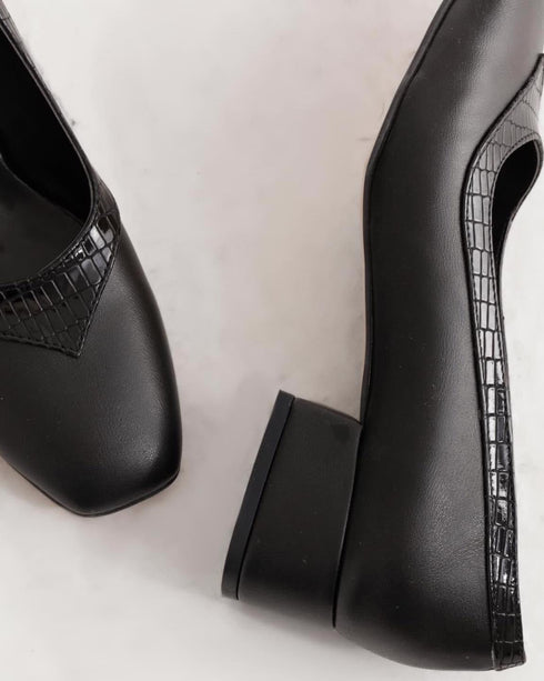 حذاء نسائي بكعب أسود