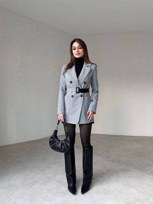 بليزر رمادي بحزام للخصر