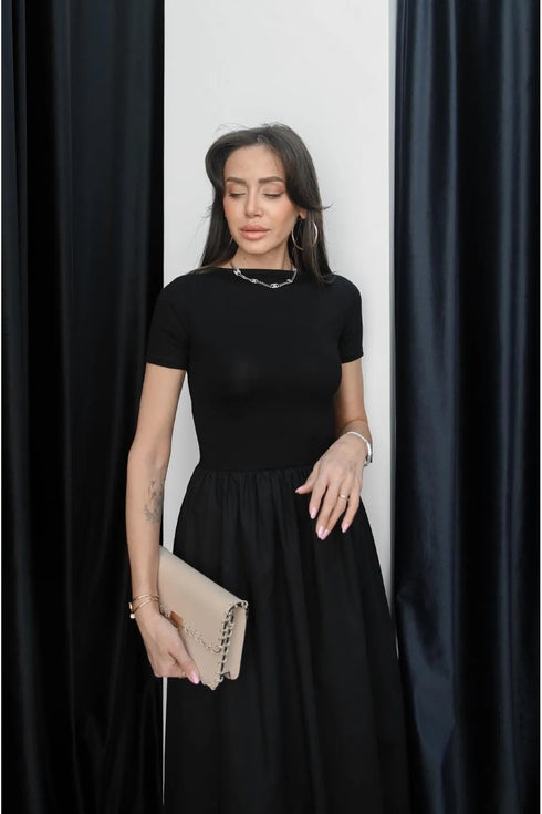 فستان نسائي لون أسود