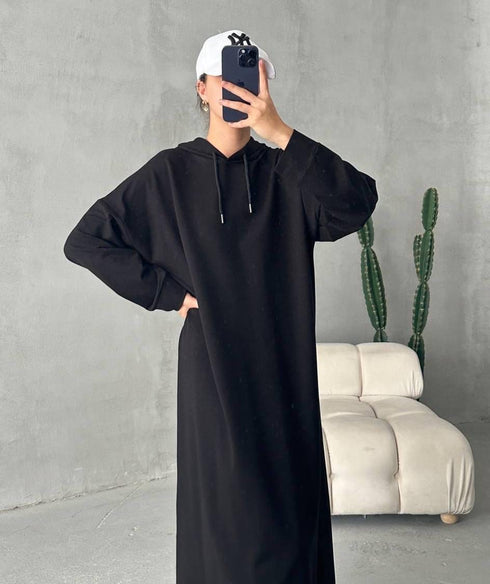 فستان سبور طويل باللون الأسود