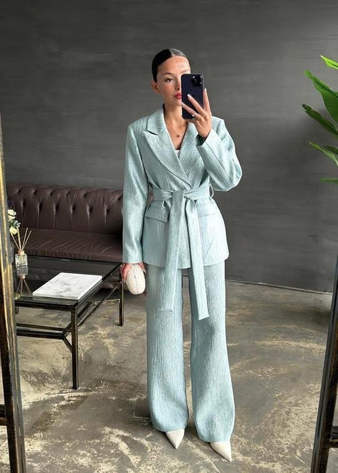 طقم قطعتين مع حزام باللون الفيروزي