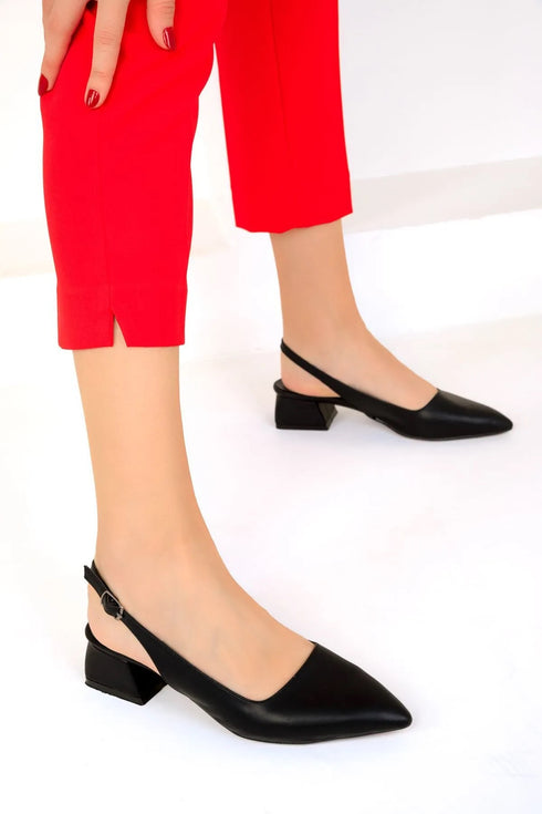 حذاء بكعب قصير لون أسود