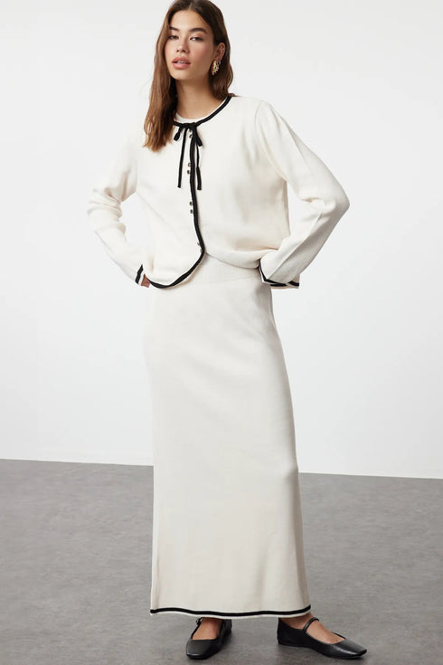 طقم نسائي قطعتين من التريكو - إيكرو