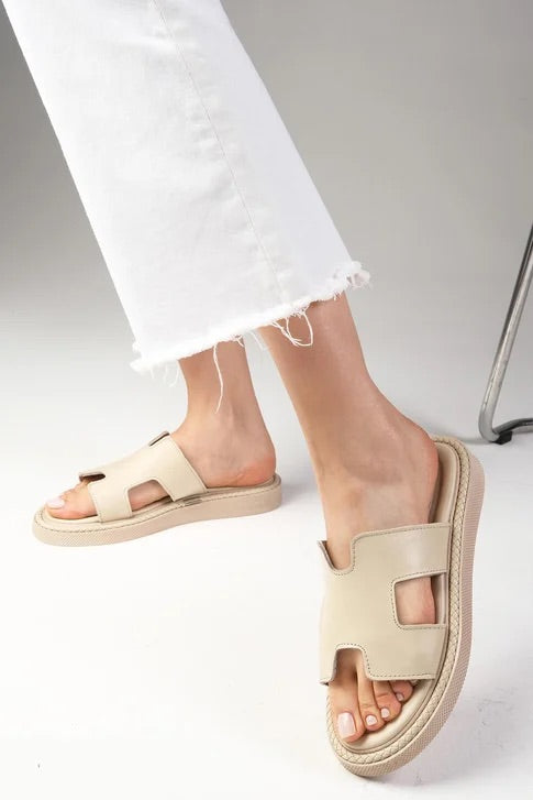 سليبر جلد طبيعي- لون بيج