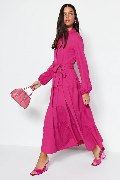 فستان منسوج بأزرار وحزام باللون الوردي الغامق