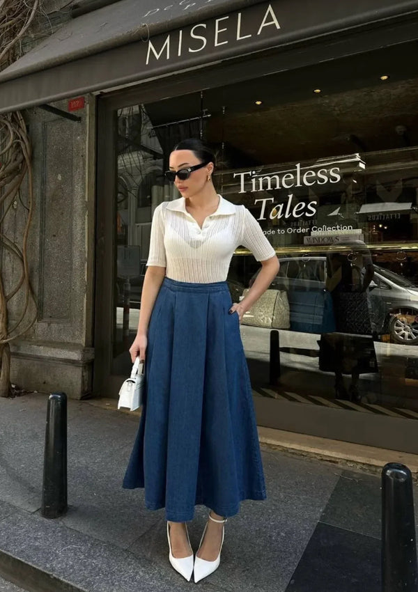 تنورة كلاسيكية واسعة