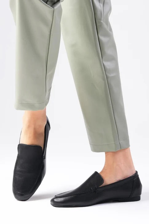 حذاء لوفر من الجلد الحقيقي بلون أسود