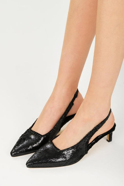 حذاء كعب علي باللون الأسود