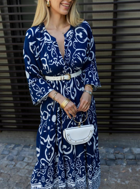 فستان صيفي طويل باللون الأزرق