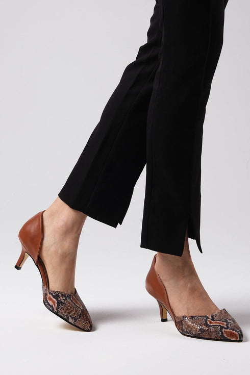 حذاء كعب قصير نقشة تايجر - عسلي