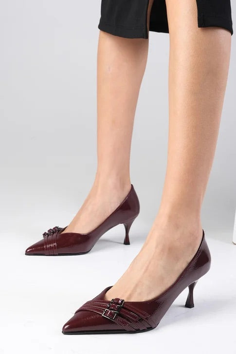 حذاء كعب عالي لون بوردو