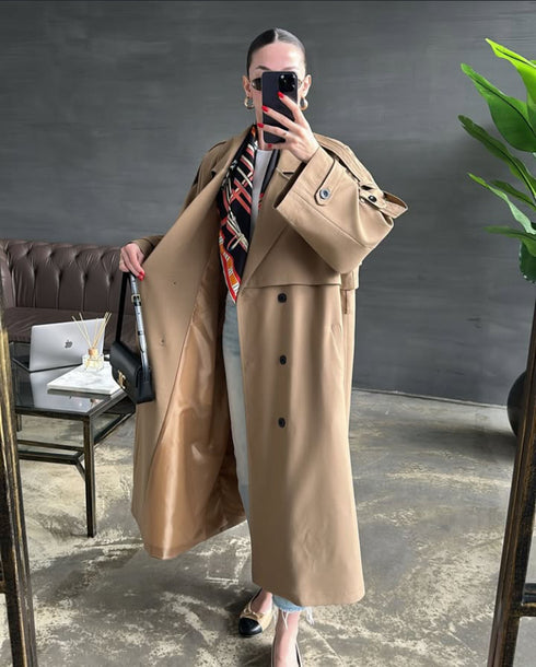 ترانشكوت طويل باللون البيج