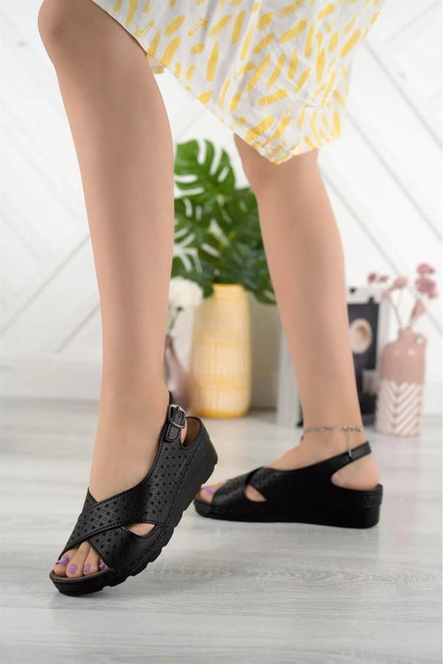 صنادل نسائية يومية - لون أسود