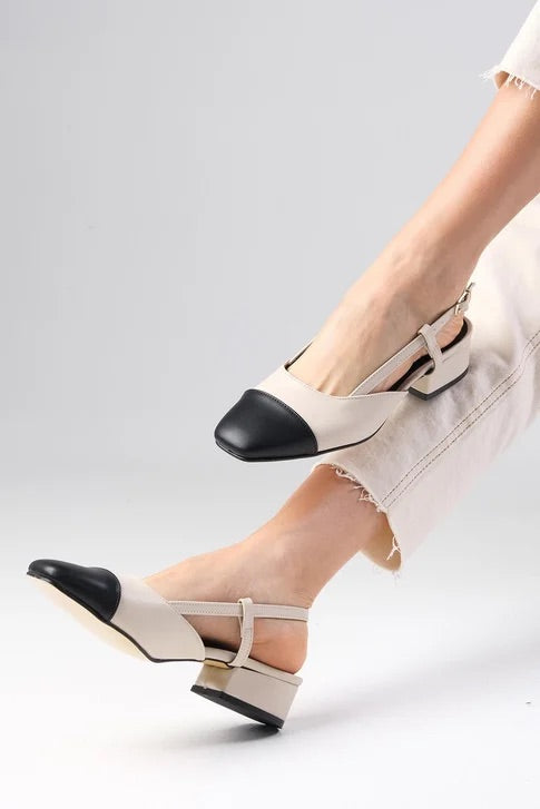 حذاء بكعب قصير- بيج