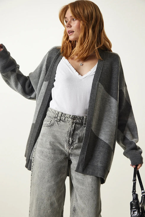 جرزة صوفية باللون الرمادي