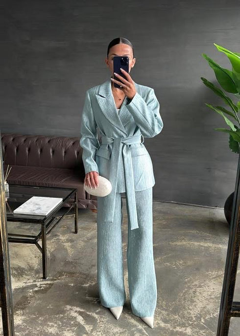 طقم قطعتين مع حزام باللون الفيروزي