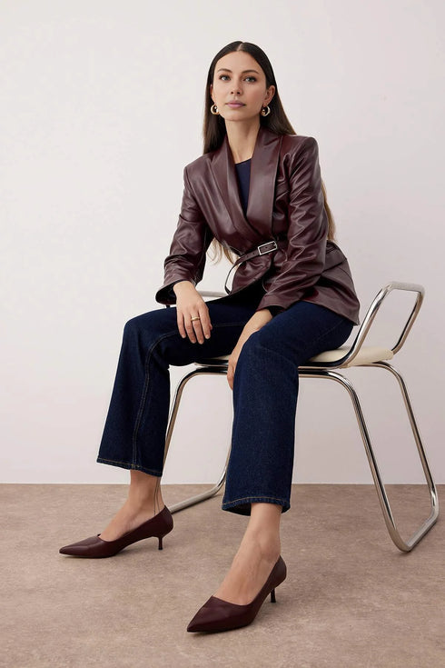 حذاء كعب قصير كلاسيكي