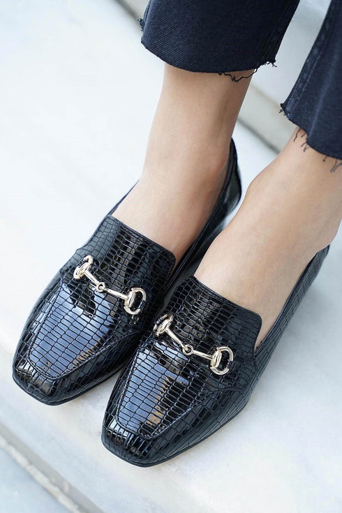 حذاء نسائي بكعب لون أسود