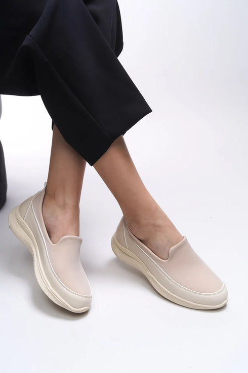 حذاء نسائي - بيج