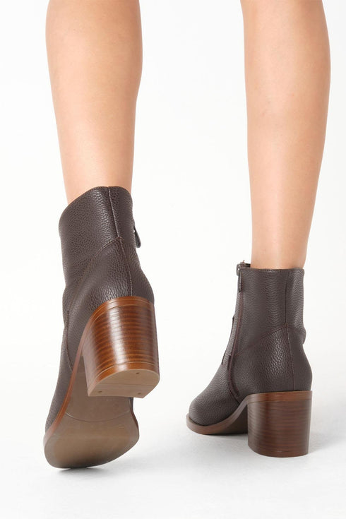 جزمة جلد حقيقي