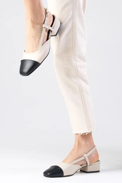 حذاء بكعب قصير- بيج