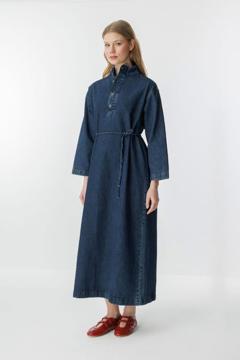 فستان جينز غامق