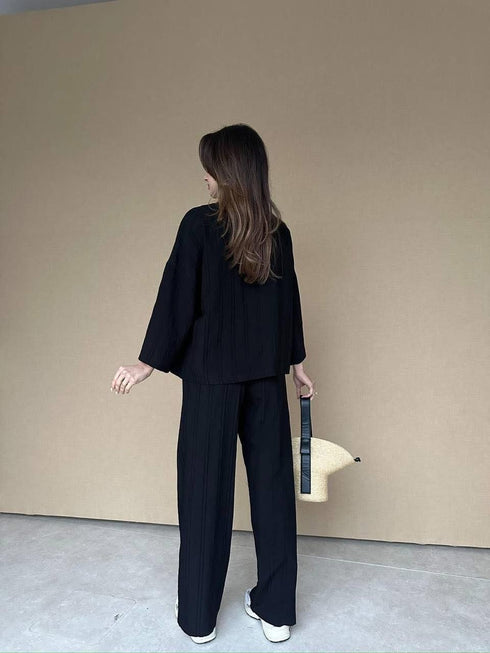 طقم نسائي لون أسود