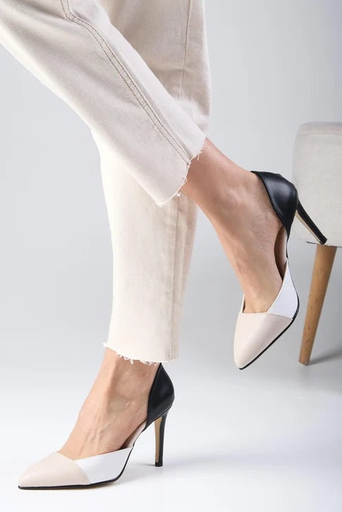 حذاء نسائي بكعب عالي