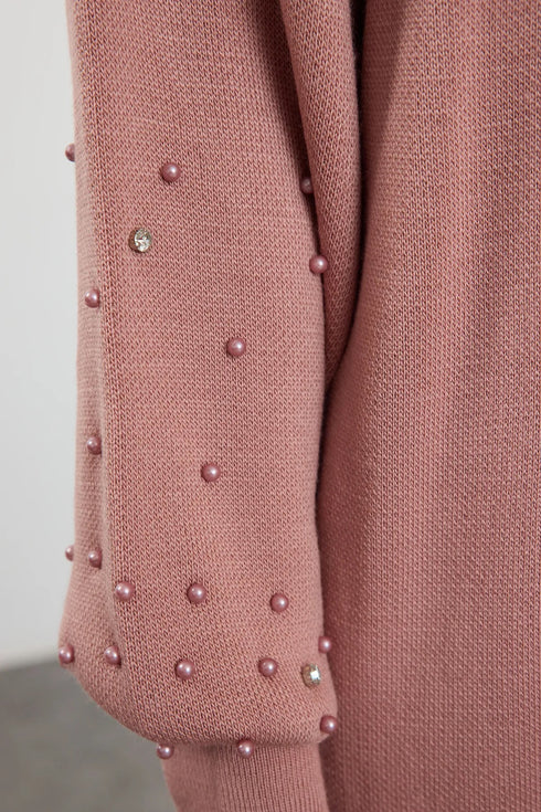 طقم تريكو بتفاصيل اللؤلؤ لون روز