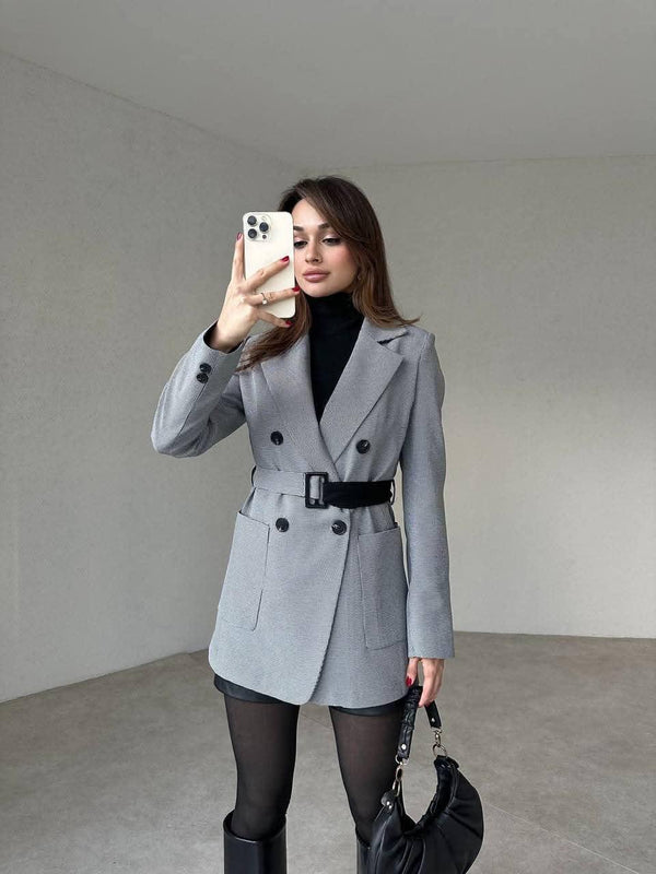 بليزر رمادي بحزام للخصر