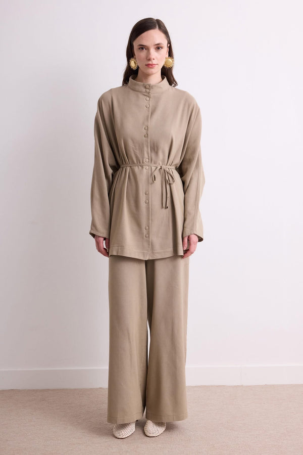 طقم نسائي قطعتين باللون البيج