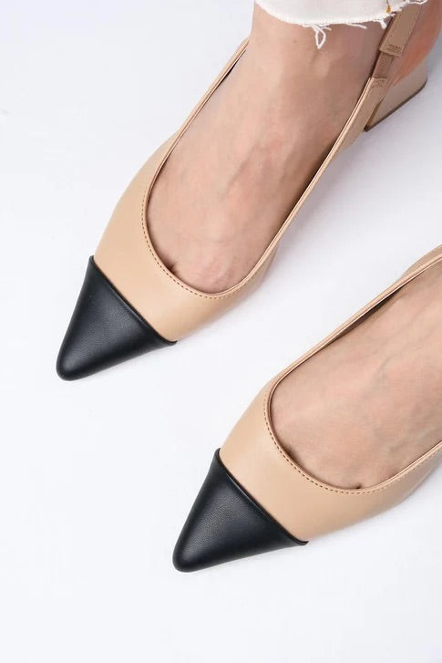 حذاء بكعب مفتوح من الخلف بلون النود