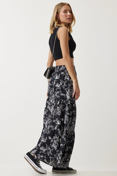 تنورة فيسكوز منقوشة بالزهور السوداء