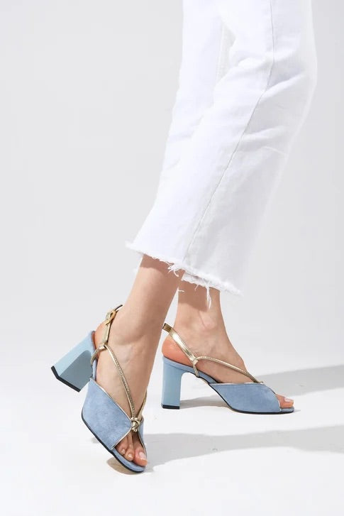 صندل بكعب لون أزرق