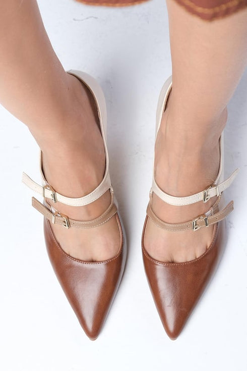 حذاء بكعب عالي لون عسلي