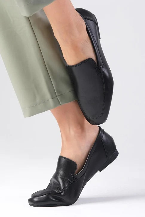 حذاء لوفر من الجلد الحقيقي بلون أسود