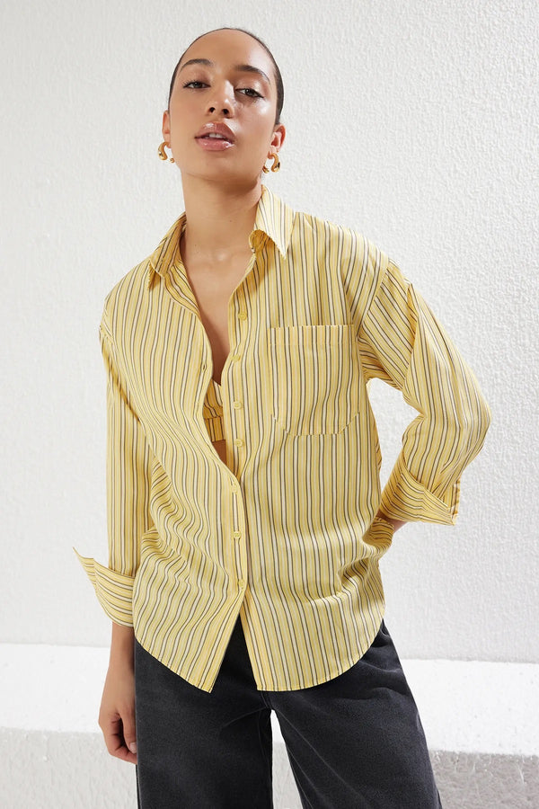 قميص مخطط أوفر سايز لون أصفر