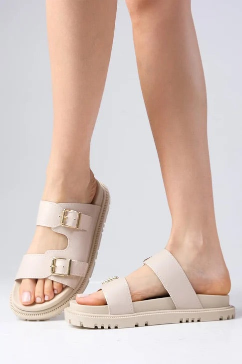 سليبر نسائي باللون البيج