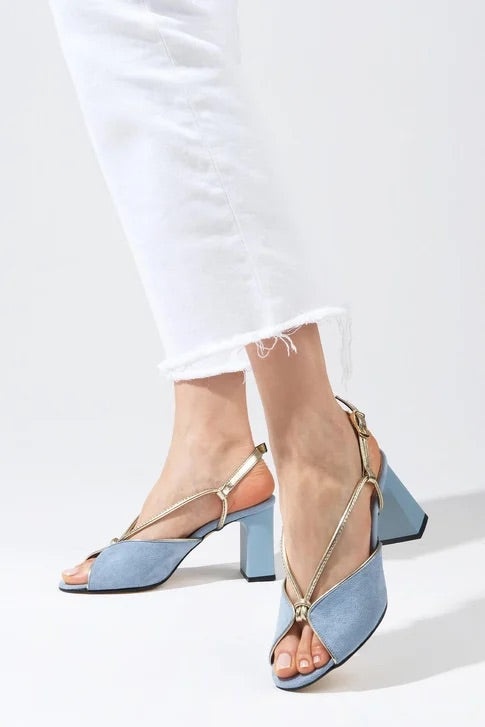 صندل بكعب لون أزرق