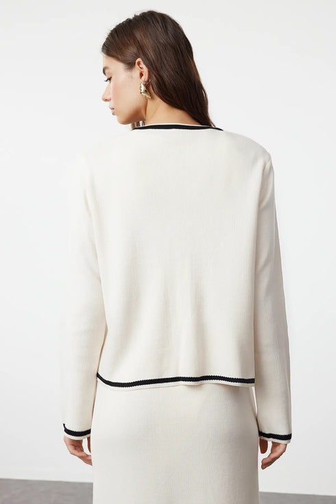 طقم نسائي قطعتين من التريكو - إيكرو