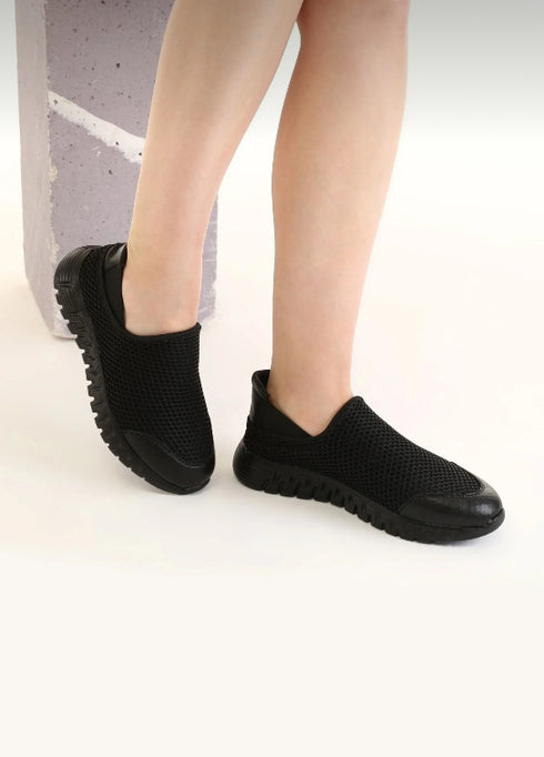 Women Black Sneaker