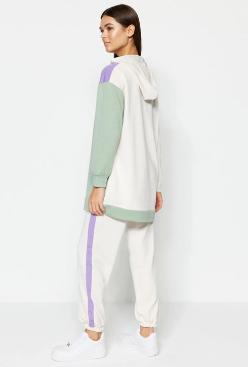 طقم رياضي- أرجواني