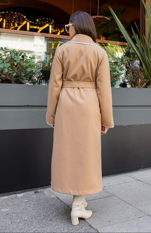 معطف نسائي طويل لون بيج