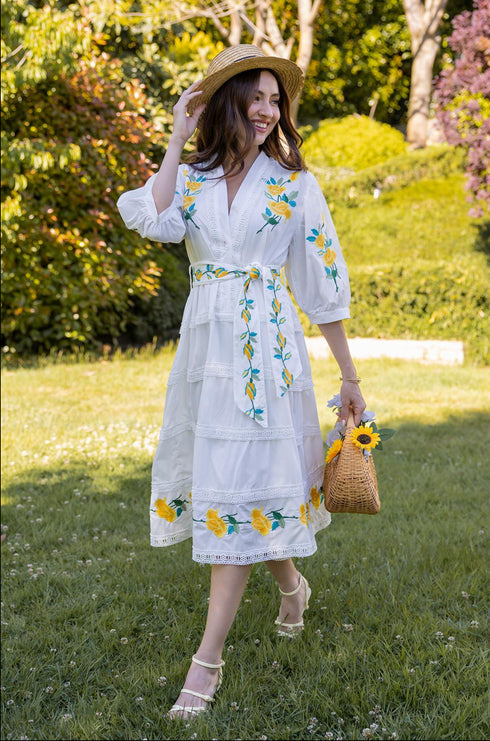 فستان مطرز - أبيض