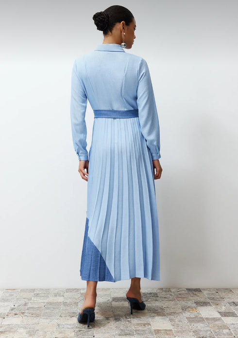 فستان قميص منسوج باللون الأزرق