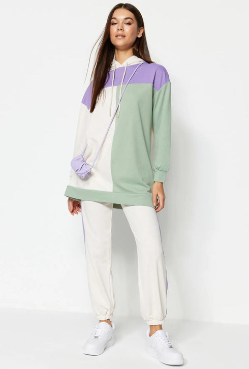 طقم رياضي- أرجواني