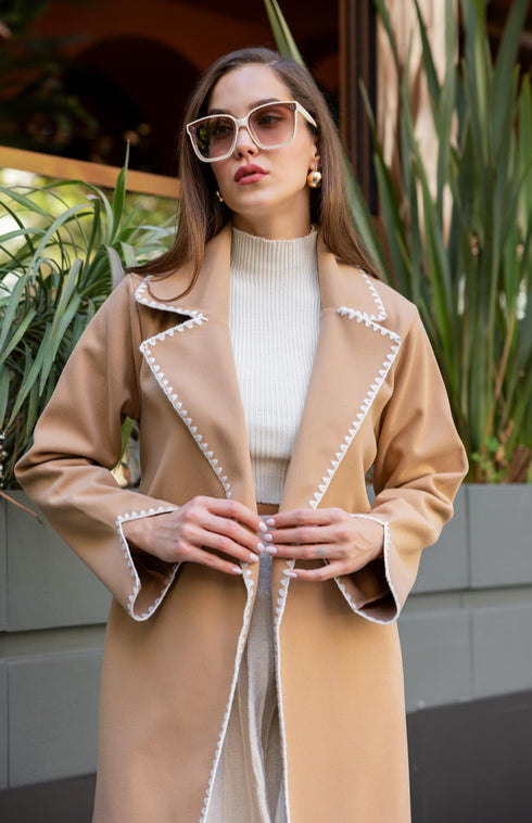 معطف نسائي طويل لون بيج