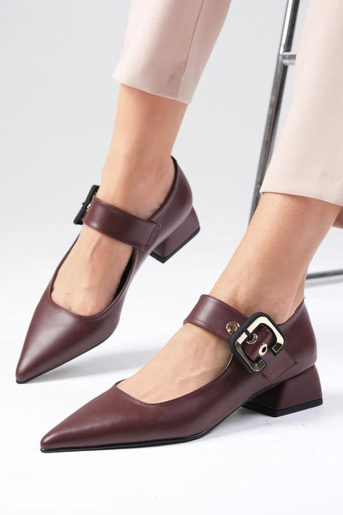 حذاء بكعب قصير لون برغندي