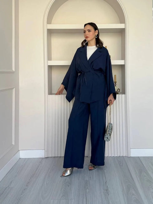 طقم قطعتين باللون الكحلي