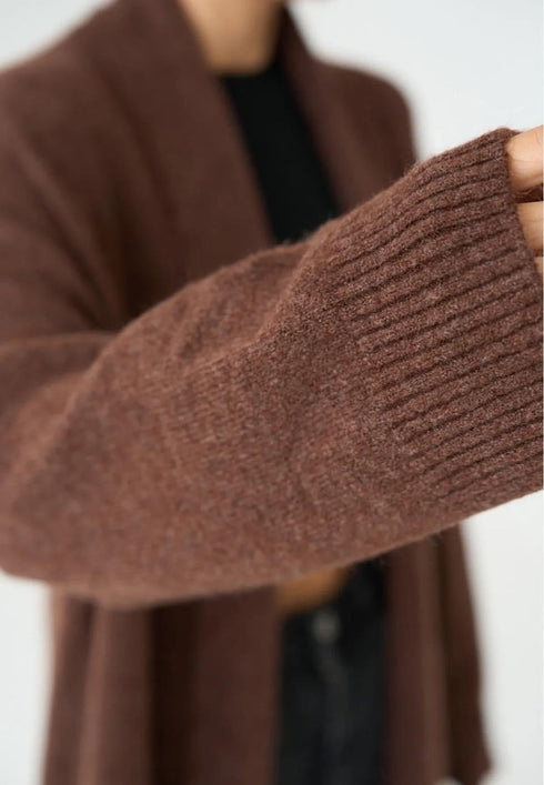 كارديغان تريكو باللون البني